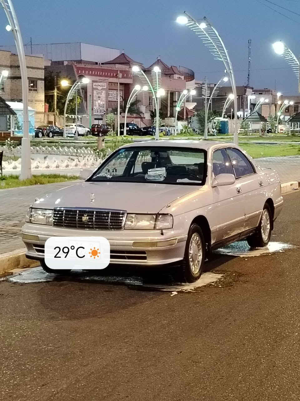السلام عليكم سياره بطه للبيع حلوه وجاهزه كهربائيات كلهه شقاله مسجلهه شاشه تخم تاير مكينه بي بي تياي ثنين ونص سياره حلوه وجاهزه نصبتهه حلوه رقم نكليزي بصره  وبسمي تحويل ثاني يوم لايت زنون وترايك نجف كربله  وهاذه رقم موبايلي مامتواجد عله النت *********** العنوان البصره قبله

نص مكتوب في الصور:
- 29°C