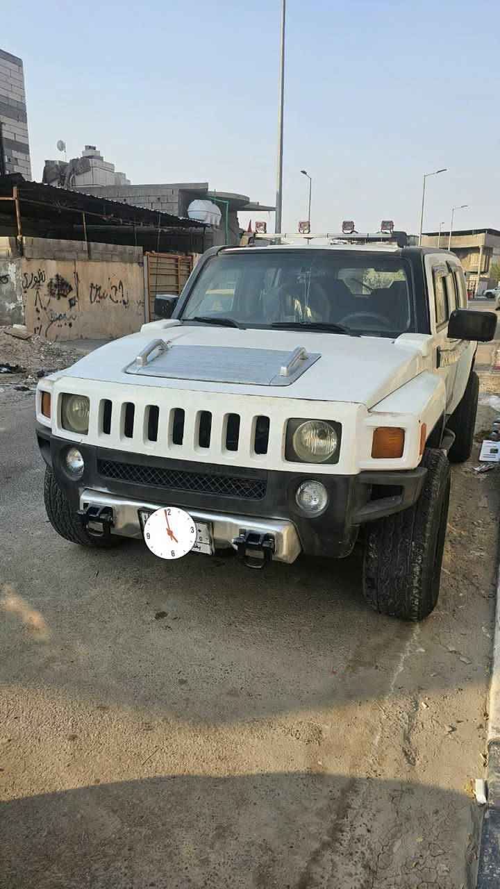 همر H3 كير مكينه محوره 3000 كير مكينه تبريد ثلج كفاله بدون ضربه وبيه مكانات صبغ البدي ما مكفول  تخم تاير جبلي  لايت زنون اصفر القماره بيه لدات هم اصفر دواخل نضيفه حداده حلوه مضخم بلادي شاشه كار بلي سياره نصبته تخبل احله من صور تجي وشوفه سياره نشطه وكل عطل مابيه جاهزه ع اخر حبايه ترايك لبغداد رقمه بغداد راعيه بل بصره *********** مكاني بصره سعره 70 وبيه مجال بيع او مراوس
