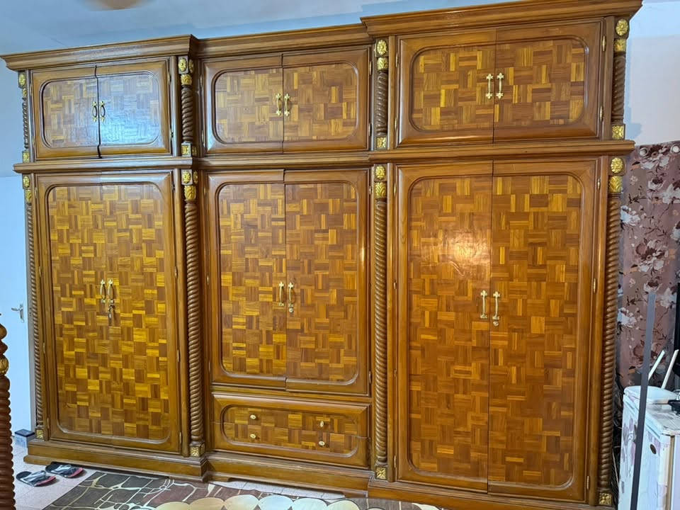 غرفة صاج • ٦ بيبان • ميز تواليت