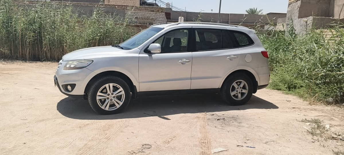 سنتافي 11 جديده مكينه كير تبريد كله شغال بانزين اربعه سلندر كل صرف مابيه سعر45 *********** مكاني نجف
