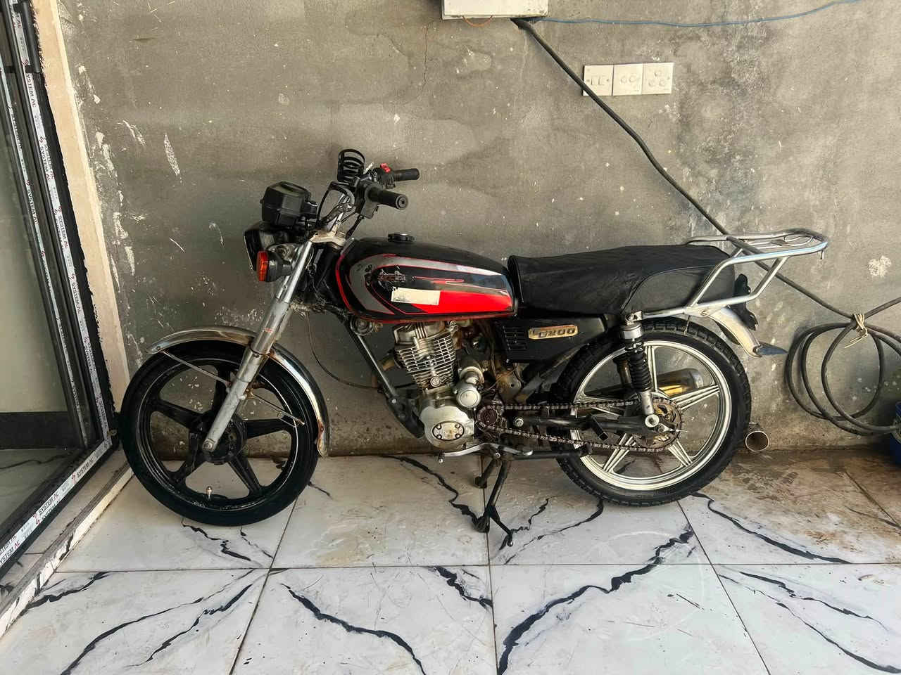 275 الف موديل 2021 كير محرك بشرط كاربايات كامل شغال سلف مرشه شغال 5 كير محرك200cc اربيل رقم واساب ***********
