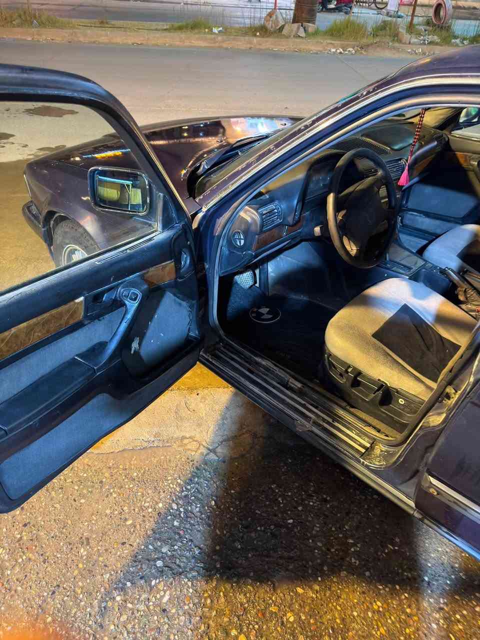 🚘 للبيع سيارة BMW 730i
📅 الموديل: 1992

🔹 السيارة مطوزية فقط.
🔹 بيها هزّة، وماشي معامل مال رقم.
🔹 المحرك والگير شرط.
🔹 فول مواصفات، منها:

* قطعتين تبريد.
* فتحة سقف.
* ومواصفات إضافية.

📞 للاستفسار:
***********
