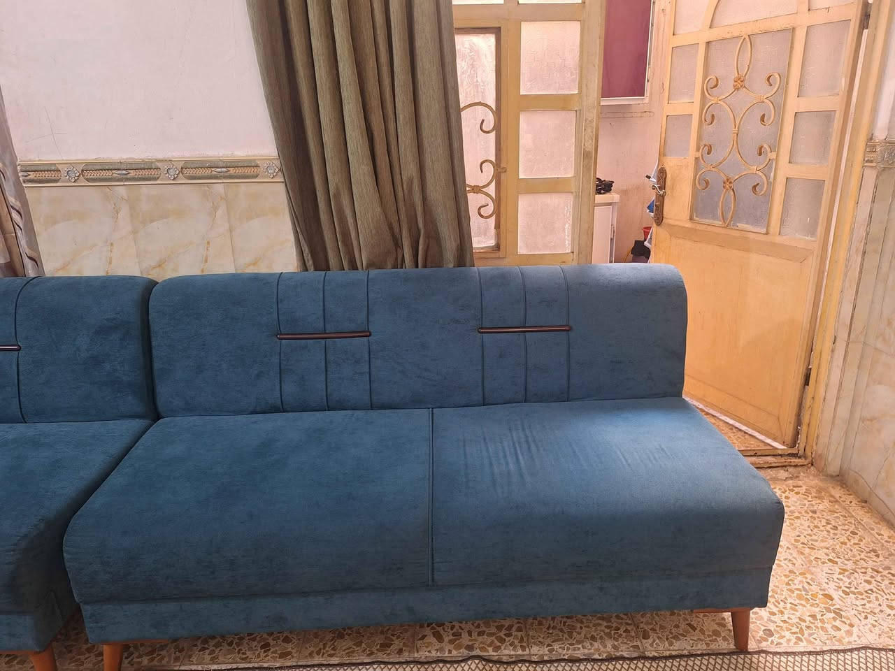 قنفات تسگام للبيع الطول ١٨٦ سم والعرض ٨٠ سم عدد القنفات ٤ 
السعر الكلي: ٨٠٠ الف 
المكان: نجف - حي ابو طالب 
للاستفسار: *********** النجف, العراق
