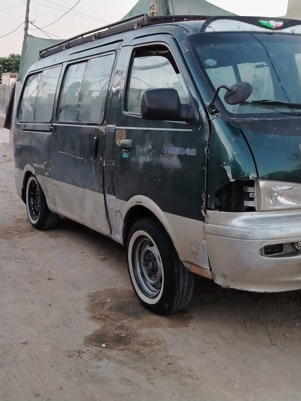 السلام عليكم بريجو 1996 مكينه كير اكسن بل صندوك ملطوبه مرور 400 وهيئه 150 فقط دواخل جديده راعيه موجود يمي السياره نكره سلف وكبل للشارع السعر 32 وبيهاا مجال للطيبين وهذه رقم صاحب السياره اني مكلف بل ***********
