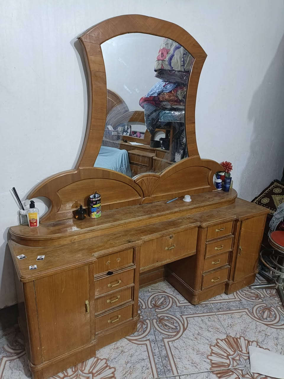 غرفة نوم صاج نجارة 5 قطع للبيع بالحله ***********
