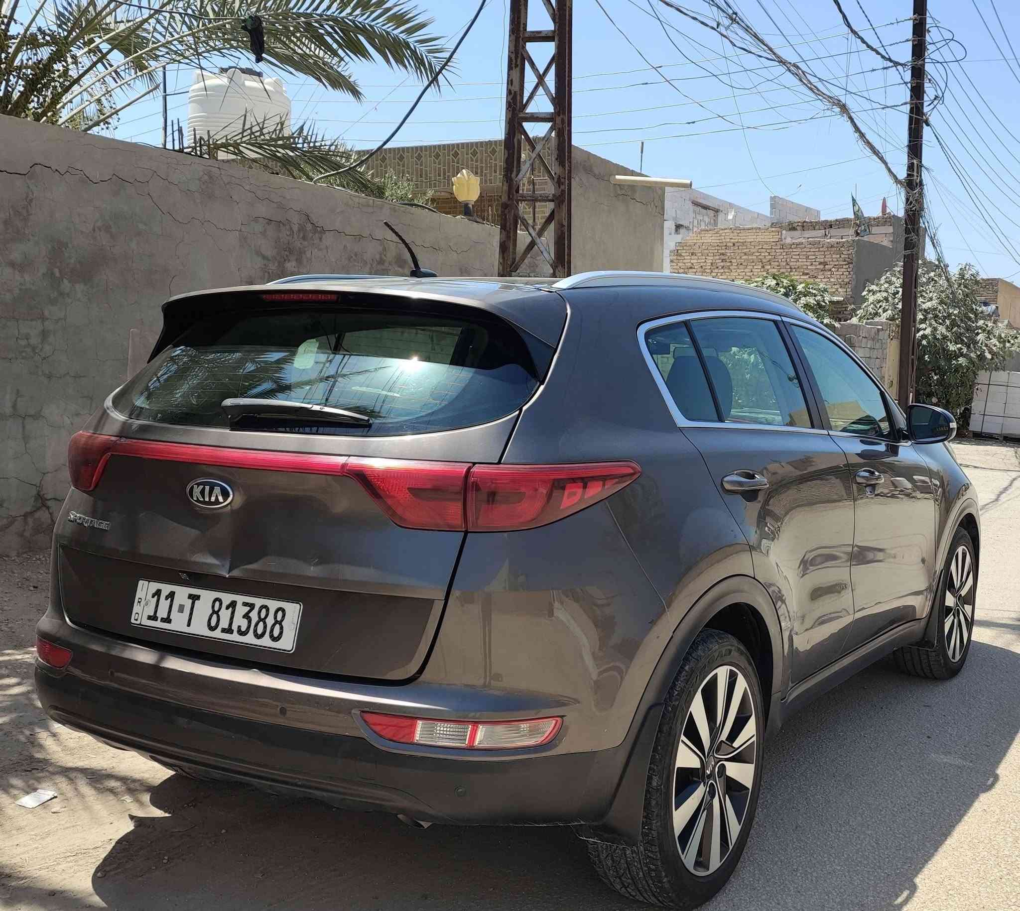 سبورتج خليجي موديل 2018 (لون جوزي) للبيع

محرك 2000 دوش
ماشية 116 ألف كيلومتر 
داخل لون أسود
سقف بانوراما 
تبريد قطعتين بحالة ممتازة
كاميرا خلفية
حساسات خلفية
3 أنظمة قيادة
كاميرا تسجيل أمامية و خلفية HD مع رام 256 جيجابايت 
مكفولة من الصبغ و البارد عدا تكحيلات و رصعات موضحة في تقرير السونار المرفق.
أكو ضربة بسيطة بالجنطة و خدش طولي في الباب الخلفي الجهة اليمنى معالج بالتكحيل و موضحة في الصور و السونار.

السعر: 172 ورقة و بيها مجال بسيط

ملاحظة : 
السنوية بإسمي تحويل مباشر
المكان: بابل- المحاويل
رقم الهاتف: ***********
