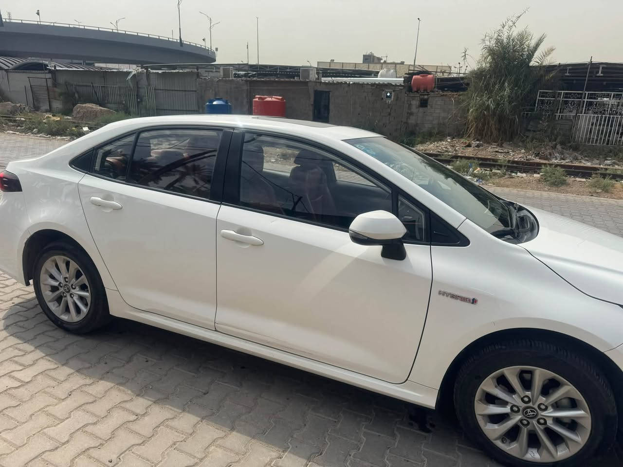 سلام عليكم ورحمة الله
كورلا 2023 هايبرد لون ابيض رقم بغداد للبيع السعر 140 ورقة وبي مجال بسيط مواصفات السيارة معروفة مكانها بغداد العطيفية 
للاستفسار ***********
