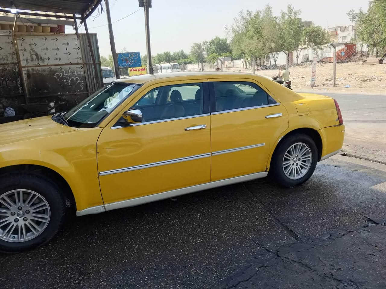 سلام عليكم
اوباما 2009اصل اربع جوكات 
سياره حادثها جاملغات خلفيه واحد باامريكا واحد بلعراق هنا 
مصفرة هيئه غرامات بسمي تحويل ثاني يوم خطها بغداد عمارة 
سياره يرادلها ترتيب بلصدر الامامي شي خفيف والخلفي دبلات فقط 
سياره خير من الله تشتغل عل خط 
مكانها بغداد او العمارة 
السعر 100وبيها مجال للطيبين والشراي يخابرني ويدلل 
وسياره نمرة الاولى مالتها موزينه من هيه واكفه وتبيت علD بي شون دفعه الخفيفه مرات تطلع ومرات لا 
***********
