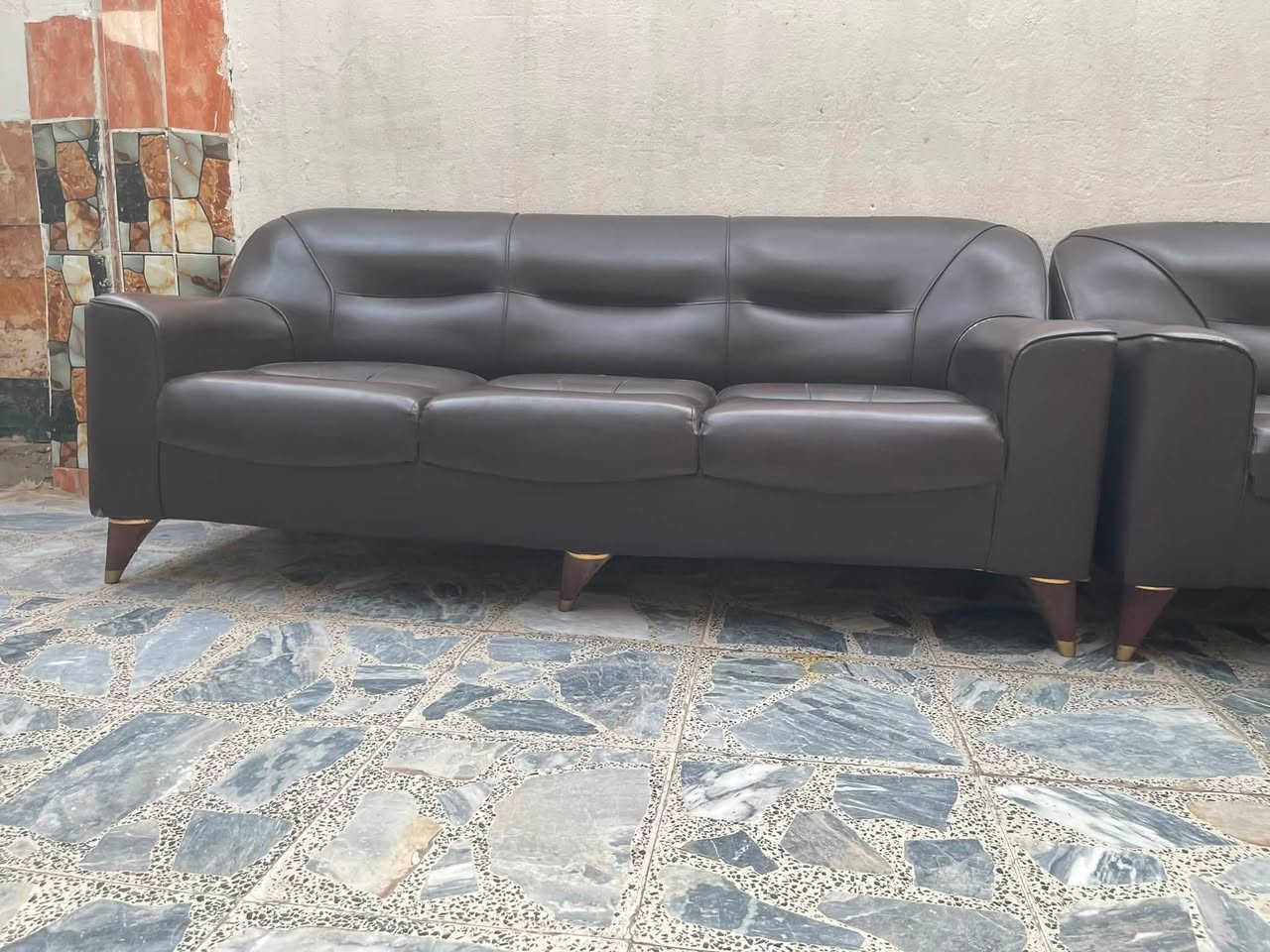 نص تخم للبيع نضيف بيه بس ذني لشكوك مثل ماموضح ***********
