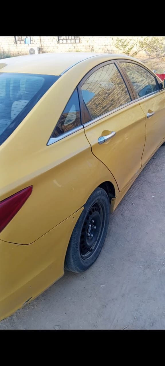 سوناتا وارد أمريكي بيه قطعه وحده بس
وبيه سونار جديد
كير ومحرك وتبريد وحداديه وکھربائیات كله كفاله
مصفره هيئه وغرامات
***********
