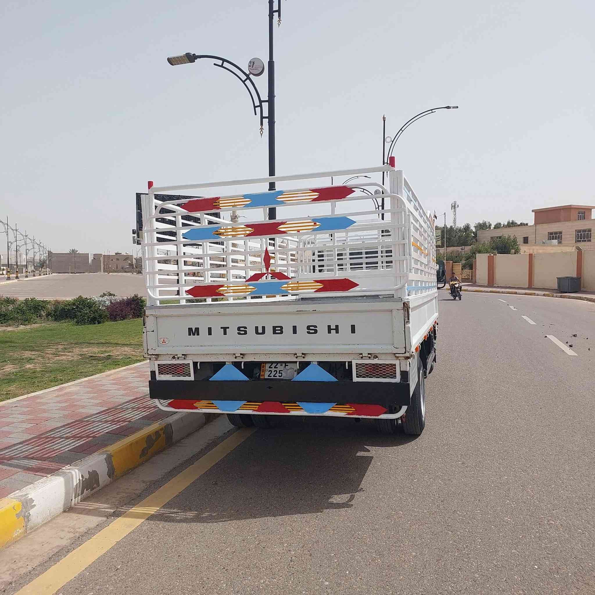 سياره كنترا موديل ٢٠١٢البيع نظافه فول مكفوله من صبغ ومن أي ضربه وكير محرك وشاصي العنوان لانبار رمادي  رقم موبايل ***********
