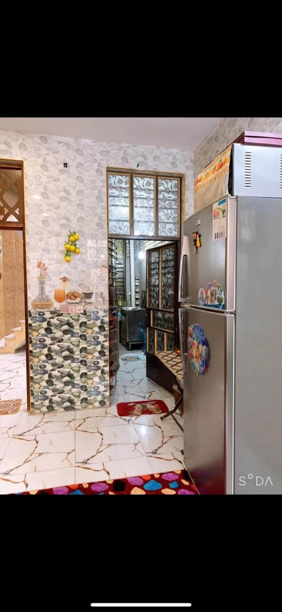 للبيع مساحه 150 متر زراعي
4 اربع غرف نوم استقبال جبيره صاله عدد 2
حمام عدد 3
البلديات فرع محطه وقود لبلديات خامس فرع 
المنطقه كامله كهرباء تبليط مجاري معروفه المنطقه المربع الذهبي قرب المجسر الجديد 
ا
للاستفسار 

‭***********‬
