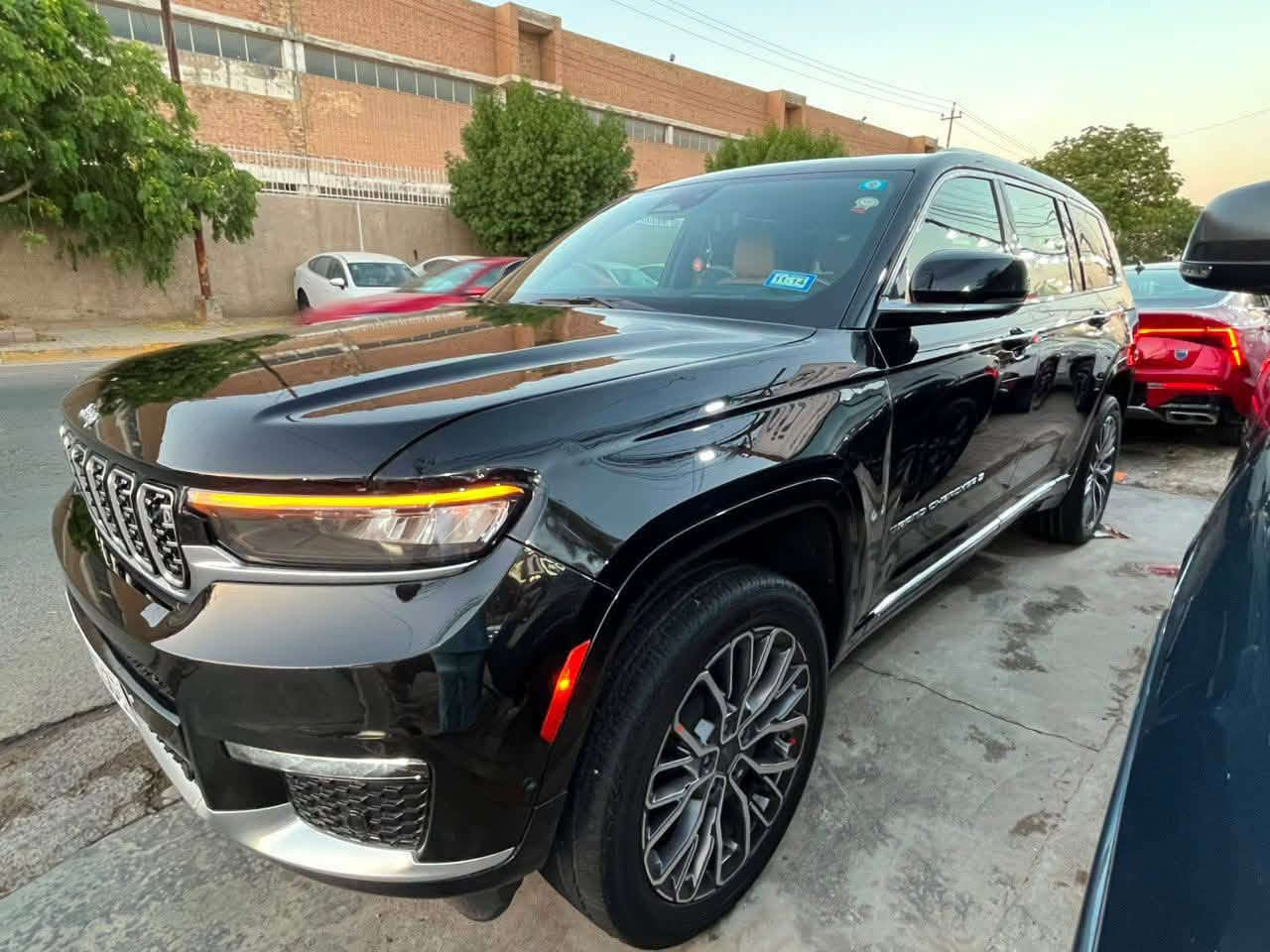 من رخصة صاحب المجموعه
السلام عليكم أحبابي 😘

🔥 للبيع Jeep Grand Cherokee L 2021 🔥

✅ وارد أمريكي صور الحادث والسونار بالمنشور

اعلى مواصفات بالجيب

✅وهي سومت

✅ 7 راكب

✅ ممشى 37 ألف ميل فقط

✅ لون أسود ملكي

✅ داخلية جلد جملي فاخرة

✅ شاشة كبيرة

✅ عدادات ديجيتال

✅ تشغيل بصمة

✅ تشغيل عن بُعد

✅ كاميرا خلفية

✅ حساسات أمامية وخلفية

✅ مقاعد كهربائية

✅ مقود متعدد الوظائف

✅ نظام صوت ممتاز

✅ جنوط رياضية وكالة

✅ إنارة LED

✅ تكييف ثلج

✅ سيارة نظيفة جداً وجاهزة للفحص

الملكيه:تحويل مباشر لصاحب النصيب

يوجد الكثير من المواصفات لم يتم ذكرها في المنشور😇

📍 الموقع: بغداد

💰 السعر: 31800$ دولار قابل للتفاوض بالمعقول🙃

📞 للاستفسار:

***********

***********

السيارة على الشرط والفحص، والله يبارك لصاحب النصي
