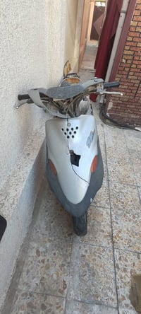 دراجه ٦٠ للبيع شغاله.. بس ابيعه كوم حديد سعره ١٠٠ وبيه مجال مكانه بغدا...