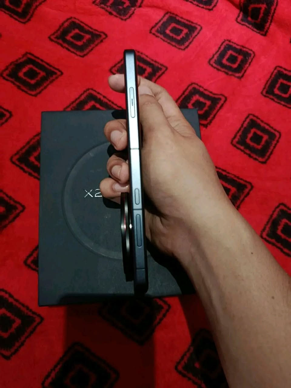فيفو X200 Ultra • ٥١٢/١٦ • بطارية ١٠٠