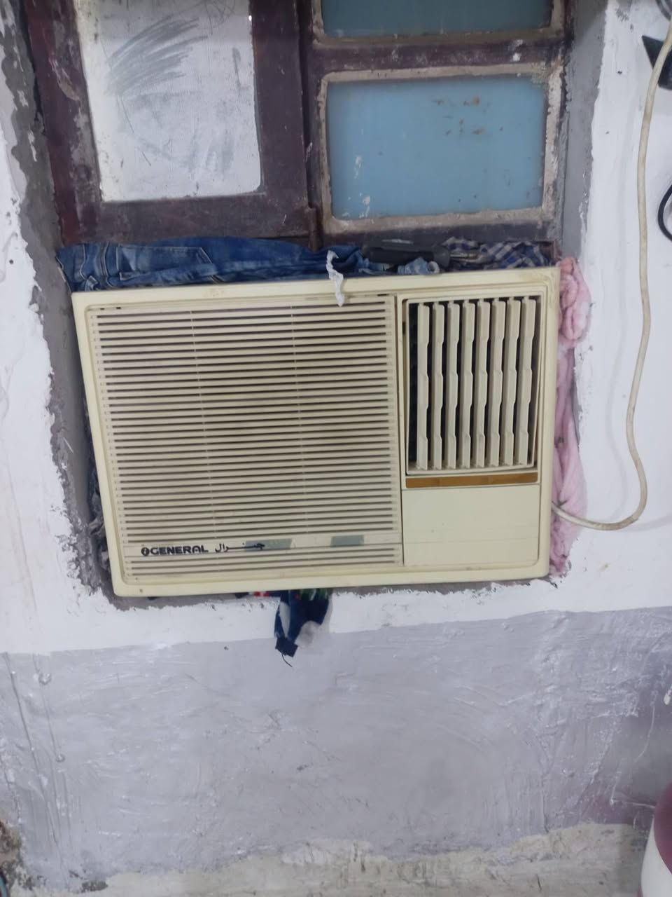 بوفيه جديده لبيع ومكيف البيع اشراي يخابر وخادم
***********
