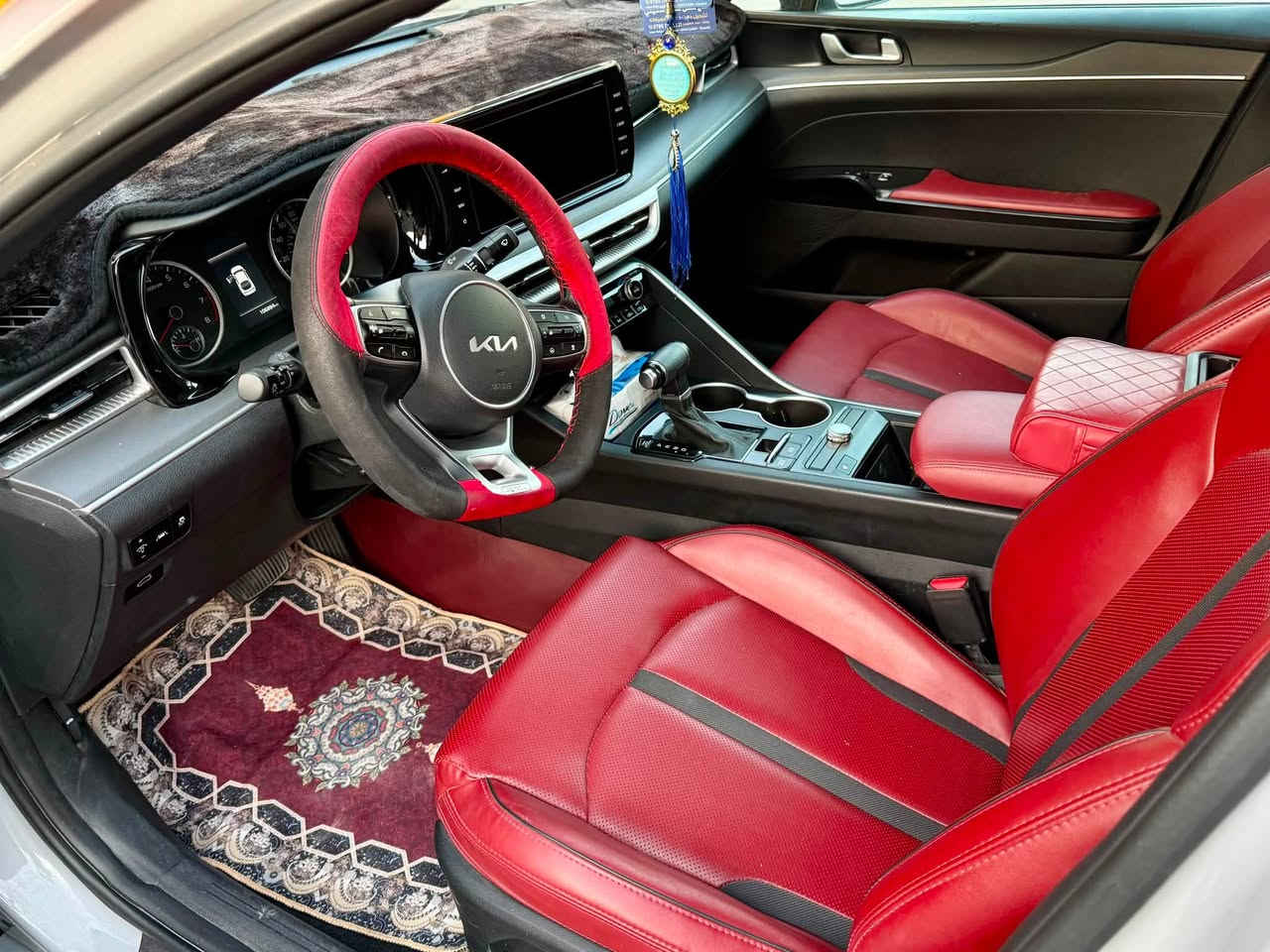 السلام عليكم
K5 GT موديل 2023
فول مواصفات عدا البنوراما رقم اربيل محرك 1600تيربو سياره نضيفه وجاهزه مابيها اي نقص سونار مع المنشور 
حادثها من امريكا او هنا جوه قبق البانزين شخط صغير وكحلته موضح بل صوره غير هاي مابيها جاهزه مابيها اي نقص  الاستفسار الاتصال على ***********
***********
