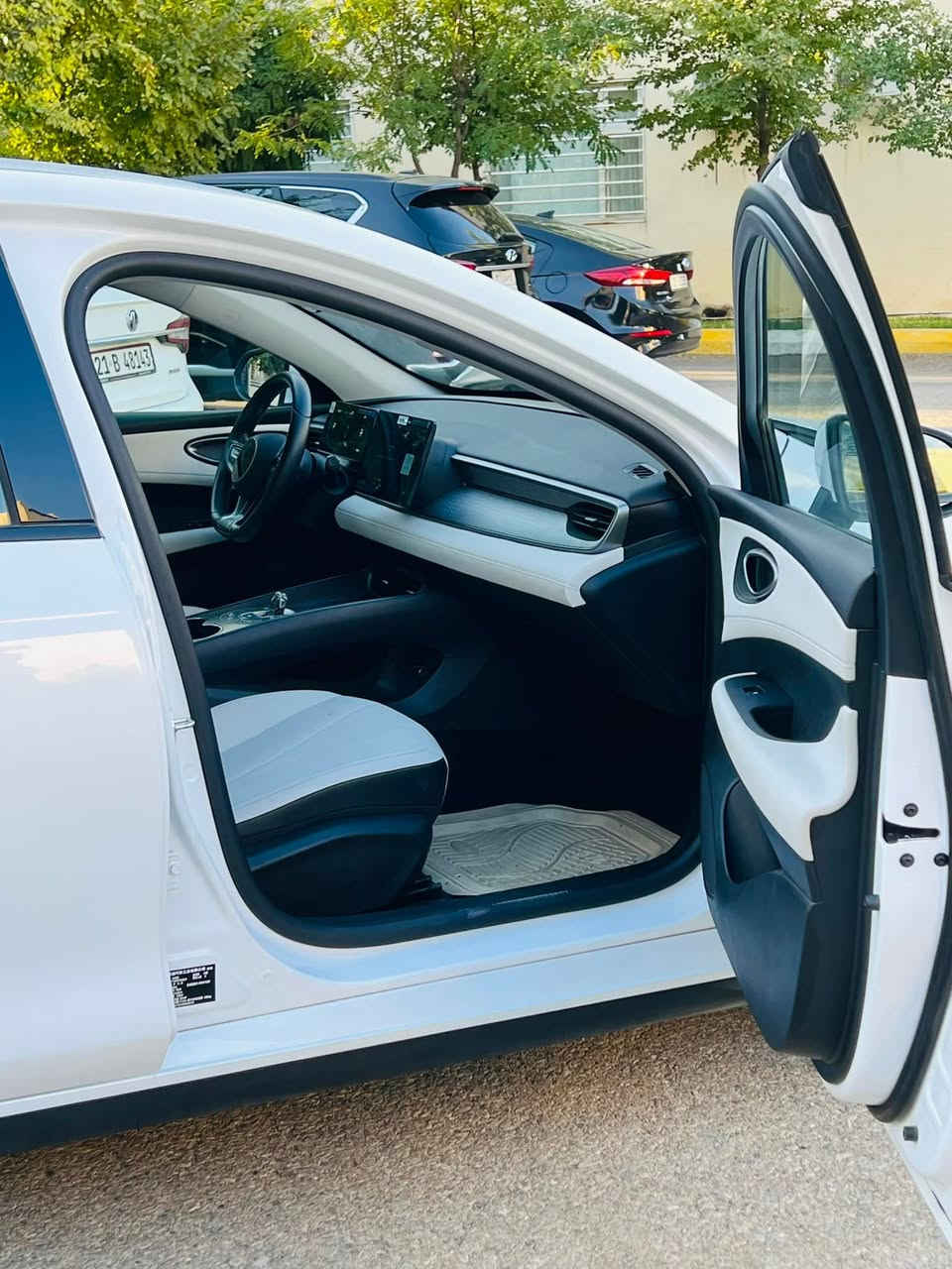 🔥 للبيع سيارة BYD SEAL 05 DM-i 🔥
2025
🚘 سيارة نظيفة جداً كفالة 
✨ الممشى فقط 5,000 كم
🤍 داخلية أبيض راقية
🔋 هايبرد DM-i — اقتصادية بالبنزين وقوية بالأداء
⚡ تجمع بين قوة البنزين ونعومة الكهرباء
📺 شاشة كبيرة + مواصفات حديثة
📷 كاميرا خلفية
❄️ تكييف
🔑 تشغيل ودخول ذكي
🛡️ سنوية وهزه جديده 

✅ نظافة عالية جداً
✅ ممشى قليل
✅ ما تحتاج أي صرف
✅ جاهزة للاستخدام

🔥 رقم السيارة سليمانية

💰 السعر: [145 $]
📍 المكان: [السليمانية]
📞 للاستفسار: [***********]
