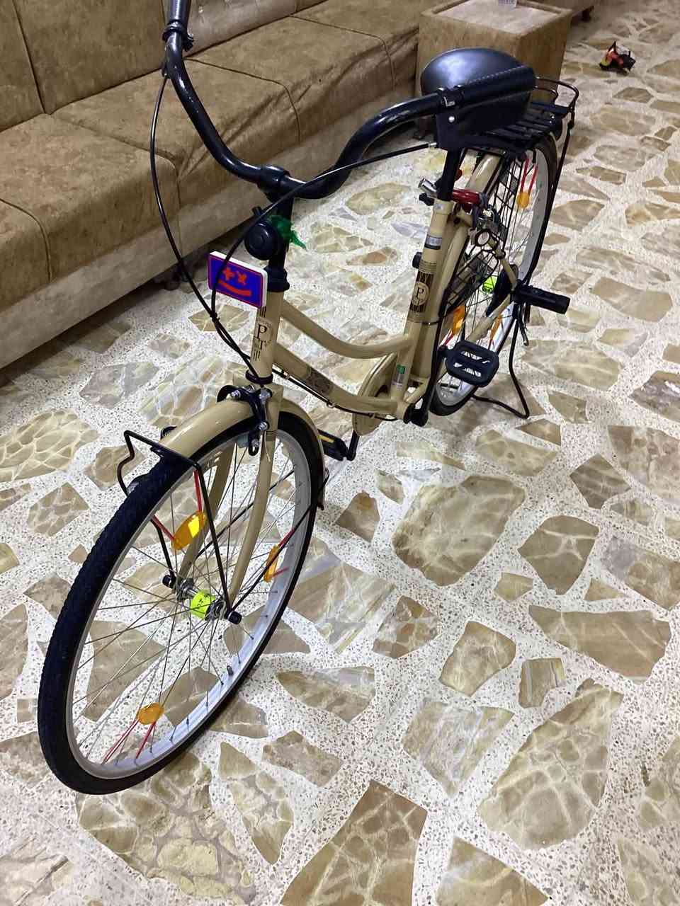 ‏سلام عليكم بأسكل ‏للبيع نظيفة كلش ￼حاويه ‏الحجم 26 السعر ￼￼ ‏140 ‏وبي مجال￼ ‏ ‏مكاني كربلاء حي العسكري العابد ‏رقم الهاتف ￼***********￼
