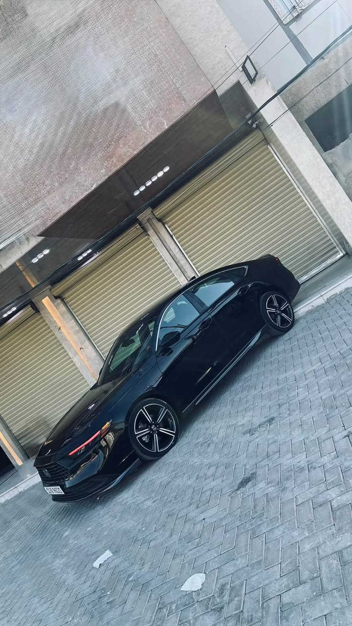 يالله السلام عليكم
هـوندا اكـورد السامـوراي الياباني 🇯🇵
موديـل السياره 2023 المكيـنه 2.0 هايبرد
سياره نضيفه وجديده بمعنى الكلمه ماشيه 31 الف مايل 
مواصفـات ال SPORT رادار تفاعلي تحديد مسار نقط عمياء شاشه 
ابل كار بلي واندرويد اوتو فتحه مواصفات الاكورد المعروفه
وعليها كت من شركة HPD لحيه ودوس ودفيوزر 
حادث السياره حلو وطفيف كما موضح بالصور جاملغ وبنيد
سعر السياره 17500 وبيها مجال بسيط حك الجيه ❤️
رقـم التواصـل : ***********
