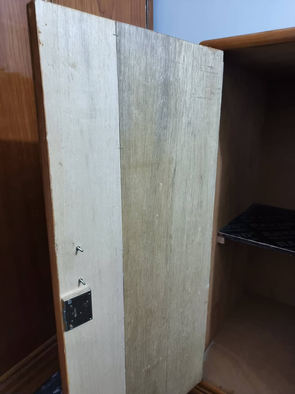 بوفيه جديده استخدام قليل تسكام ب150. حي ميسان ***********
