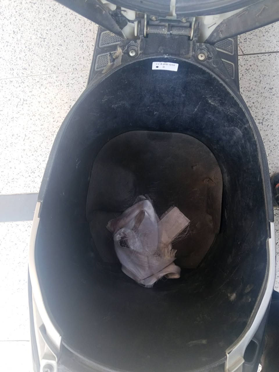 سلام عليكم الدراجه للبيع بتره حاويه جديده ما مفتوحه وصله موجود سلف كهربائيات كله شغاله برغي ماعوزه السعر 625 الرقم ***********
