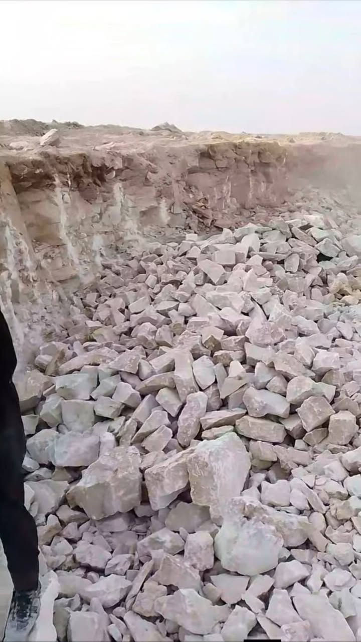 اخوان السلام عليكم يوجد عندنا حجر درجه اولى***********
