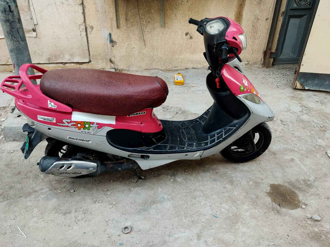 دراجه بهل الوضع كلشي شغال بيها ما عدا عداد السرعه سلف هندر نوع TVS
هنديه  425

***********
