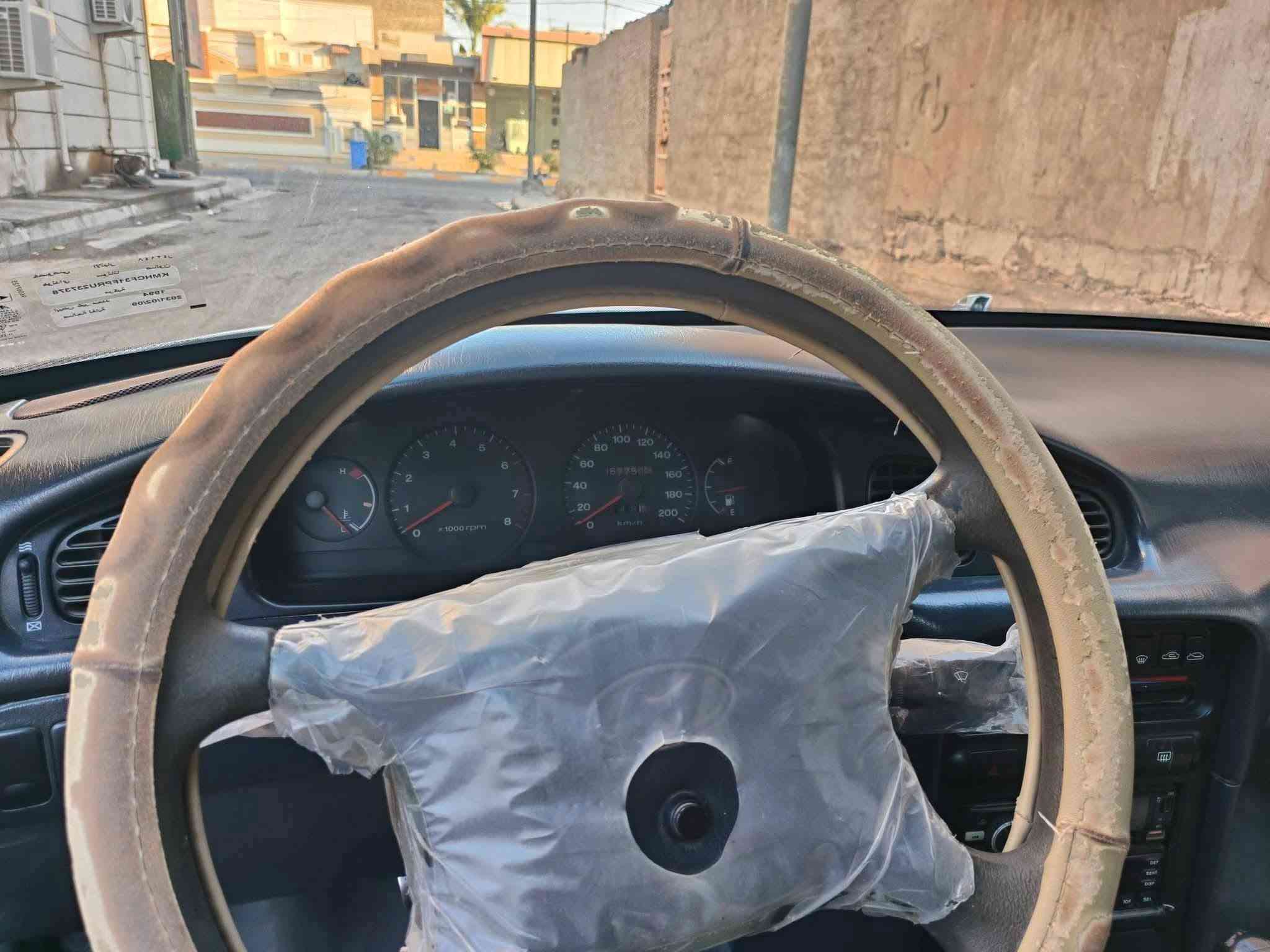 السلام عليكم 
سوناتا تو موديل ١٩٩٤ 
كير عادي محرك ٢٠٠٠ 
مصبوغة عام 
الكمبريسر شغال بس دكمة a/c عاطلة 
صدر جيد 
زوج تاير أمامي جديد 
نوزلات جدد 
دينمو جديد
باتري جديد 
السيارة بأسم ابن عمي (تحويل مباشر) السنوية تنتهي ٢٠٣١ 
و الهزة تنتهي ب٢٠٢٧ 
***********
السعر ٣٩ وبيها مجال
مكان السيارة الفلوجة
