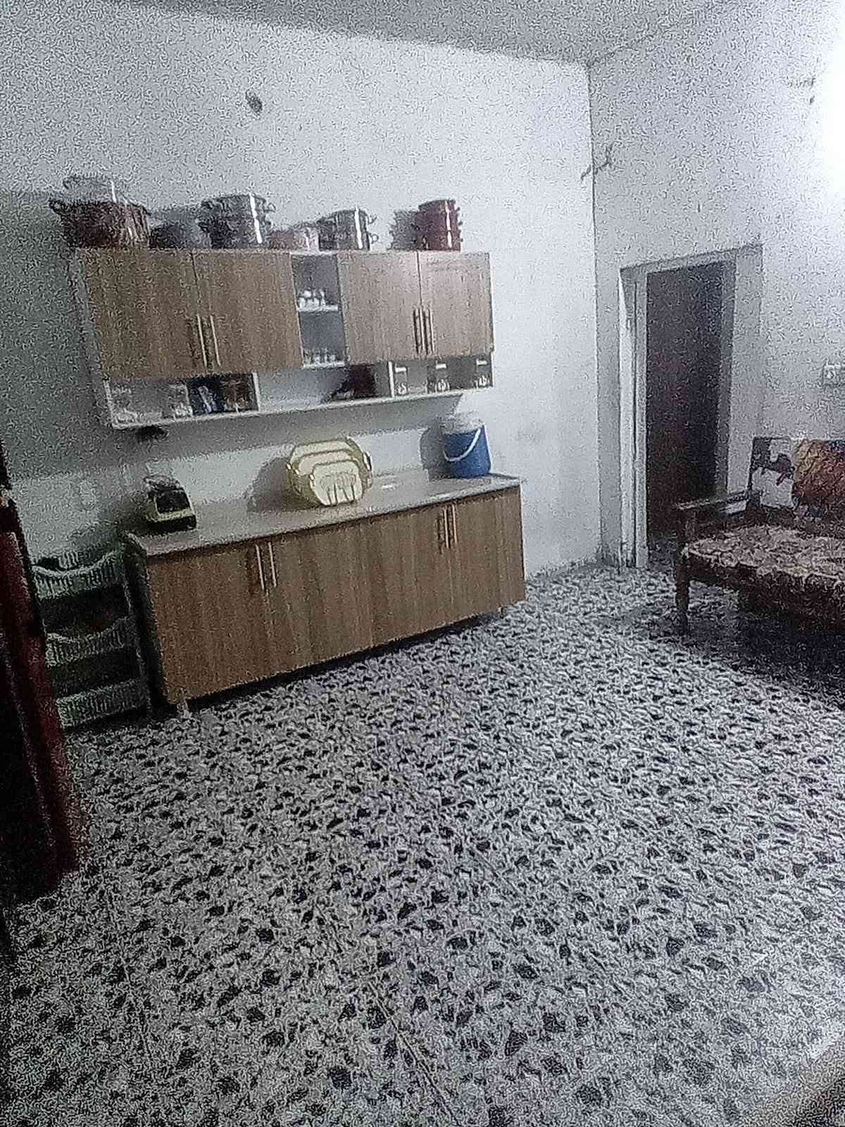 سلام عليكم عندي بيت البيع مساحه 400 متر الوجه 24 نزال 15 طابو صرف سعر 130 يرهم تدفع نص المبلغ ونص وعدة 6 اشهر قرب جسر الثالث@***********
