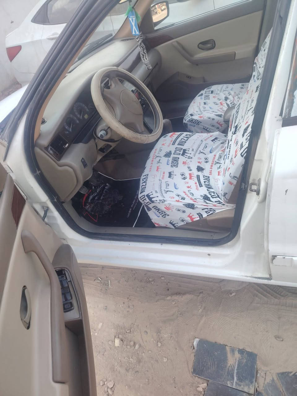 ***********
السلام عليكم سمند سورن ٢٠١١ مكينه كير بحاله جيده تبريد شغال مشط بي نضوح بيها صبغ قطع السعر ٢٩ ورقه بيها مجال تحويل مباشر..
