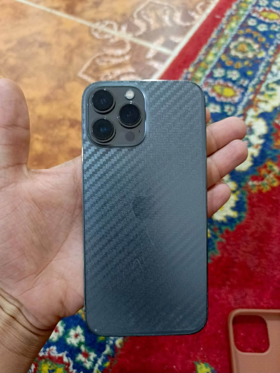 سلام عليكم آيفون 13برو ماكس أمريكي مبدل شاشه اصليه بطاريته84الاصليه مامرفوعه جهاز حلو ونضيف السعر675وبي مجال للتواصل ***********العنوان ميسان حي الكرامه

نص مكتوب في الصور:
- ٧:٠٦ 1 حالة البطارية والشحن كما هو الحال مع البطاريات القابلة لإعادة الشحن، بطارية الهاتف قابلة للاستهلاك وتصبح أقل فاعلية مع الوقت، معرفة المزيد... الحد الأقصى للقدرة ٨٤٪ هذا قياس لقدرة البطارية مقارنة بقدرتها عندما كانت جديدة. قد تتسبب القدرة المنخفضة بتقليل ساعات الاستخدام بين عملية الشحن والأخرى. أقصى قدرة للأداء ستساعد الأنظمة المضمنة في النظام والمكونات في تخفيف آثار الأداء التي قد تلاحظها أثناء التقدم الكيميائي في عمر بطارية iPhone. شحن البطارية المحسن للحد من استنزاف عمر البطارية، يتعلم الـ iPhone من عادات الشحن اليومية، بحيث ينتظر ولا يتجاوز ٨٠٪ حتى يحين موعد حاجتك إلى استخدامه.