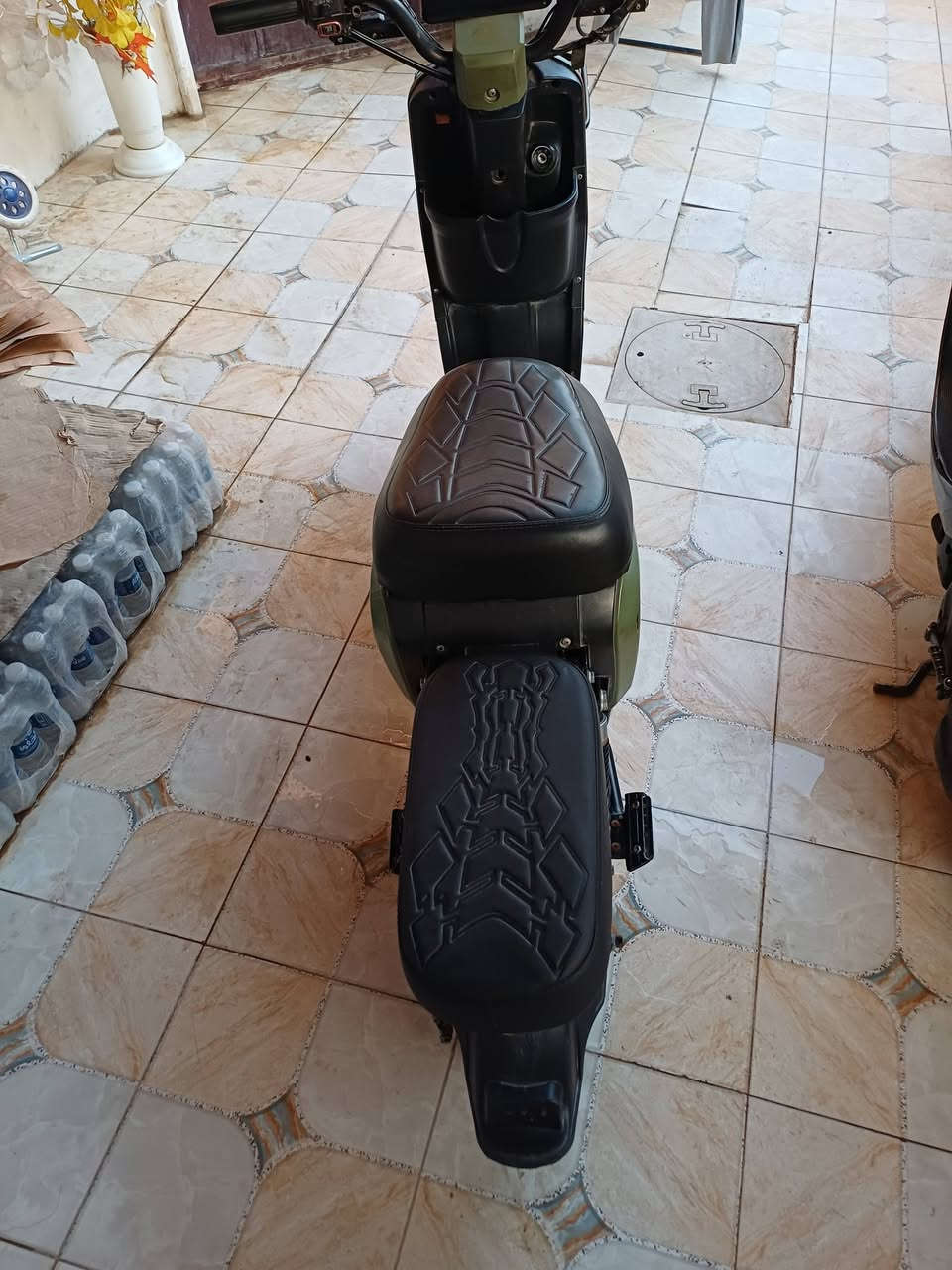 دراجه شحن نظيفه كلش صار سنه من اخذته بطاريات جدد قبل شهر شديتهن الله شاهد السعر 350 وبيه مجال ماشيه 1200 كيلو *********** بغداد الدوره حي الكفاة قرب حسينية ابو تراب
