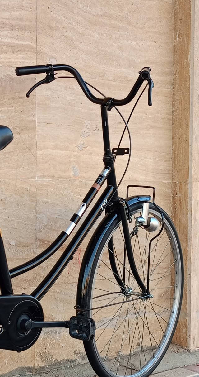 السلام عليكم ورحمة الله وبركاته 🌹
🚲 دراجة هوائية للبيع
🇯🇵 باله ياباني أصلي
📏 الحجم 27
⚙️ 
✨ نظافه 95
📍 العنوان: كربلاء – طويريج
🚚 تتوفر خدمة توصيل إلى جميع محافظات العراق
📩 للاستفسار أكثر: خاص
📞 أو على الرقم: ***********
