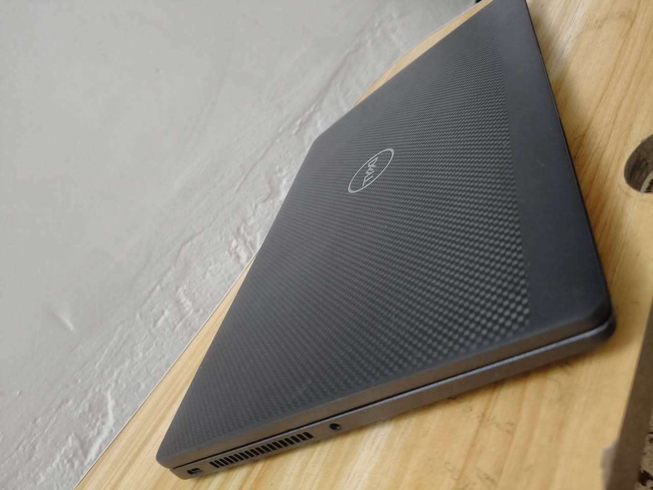 🔹 للبيع لابتوب Dell Latitude 7420
💻 المواصفات: • المعالج: Intel Core i5-1145G7
• الرام: 16GB
• التخزين: 256 SSD
• الشاشة: Touch Screen
• نظام التشغيل: Windows 11
• يدعم اللمس ومفصل الشاشة يفتح 180°
• الشاحن الأصلي Dell USB-C بقدرة 90W
• كيبورد مضيء مع اللغتين العربية + الانكليزية
🔋 حالة البطارية: جيدة.
📌 الجهاز مناسب للدراسة، البرمجة، العمل المكتبي، التصفح وبرامج Office وغيرها.
✅ الجهاز مفحوص وجاهز للاستخدام.
💰 السعر: [360 ألف ]
📞 للتواصل: [ *********** ] وتسأب مفتوح.
ملاحظة: نظام مايكروسوفت نسخة الاصلية ومفعلة ونشطة + نسخة الأوفيس مفعلة ونشطة.
