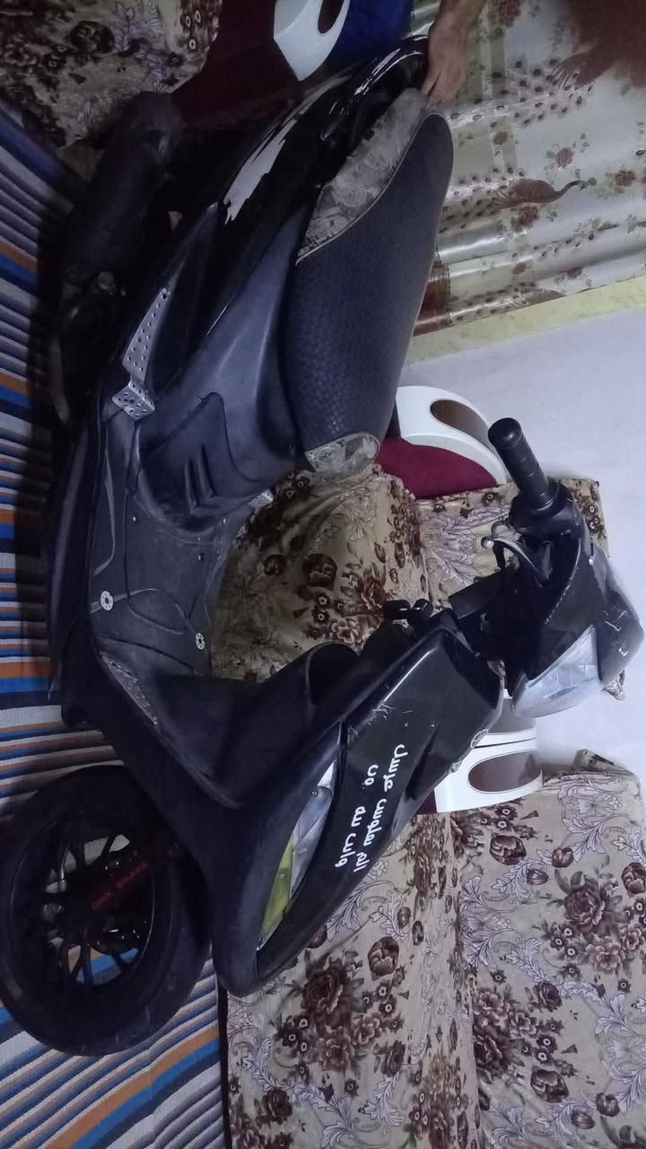سلام عليكم شباب هاااي ماكس عدله بوشه ٤٩  بلادي دراجه خير من الله كلهه بلاديه ما بيهه أي نقص دراجه حرسه كهربايات كلهه شغاله شلعه ومعدل اتراي وين ماتريد  من تجي جيب وياك فيتر يفحص دراجه قبل ٦ أشهر نزلت رمبه بس حتاجيت وأريد ابيع كفرات كلهن ختم واحد للبيع السعر ٥٥٠ ألف وبيهه مجال حك الجيه مكاني بغداد البياع قرب تقاطع الدرويش ***********
