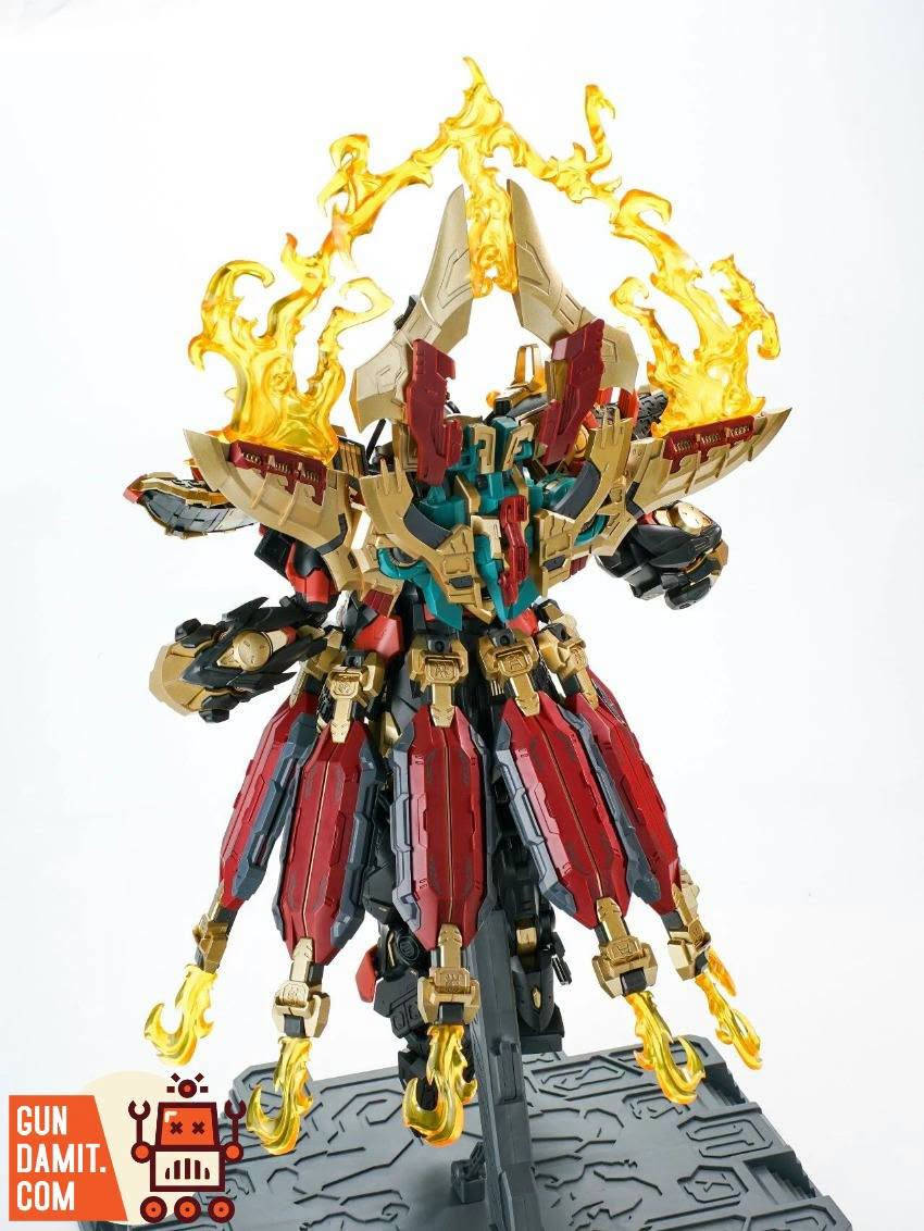 مجسم الآلي (Model Kit) لشخصية الإمبراطور الأول "شين شي هوانغ" (ينغ جينغ - Ying Zheng) بمقياس 1/100. المجسم من إنتاج شركتي Sunday Hobby و MJZ Studio (وتوزعه أيضاً شركة Takom) ضمن سلسلة "Ming Jiang Zhuan" المخصصة للآليين المستوحاة من التاريخ الصيني.يتألف هذا الاصدار الفاخر من هيكل معدني داخلي (Diecast Frame) مع قطع بلاستيكية خارجية. يأتي المجسم بارتفاع يقارب 25 سم للآلي، ومزوداً بتنين أسود ضخم يلتف حوله ويصل طوله إلى 60 سم، بالإضافة إلى سيف ملك تشين الإمبراطوري
ويتكون اكثر من 1800 قطعه تقريبا توفر لدينا للبيع يوجد توصيل لجميع المحافظات واتساب ***********

نص مكتوب في الصور:
- GUN DAMIT. COM
- GUNDAMIT.COM
