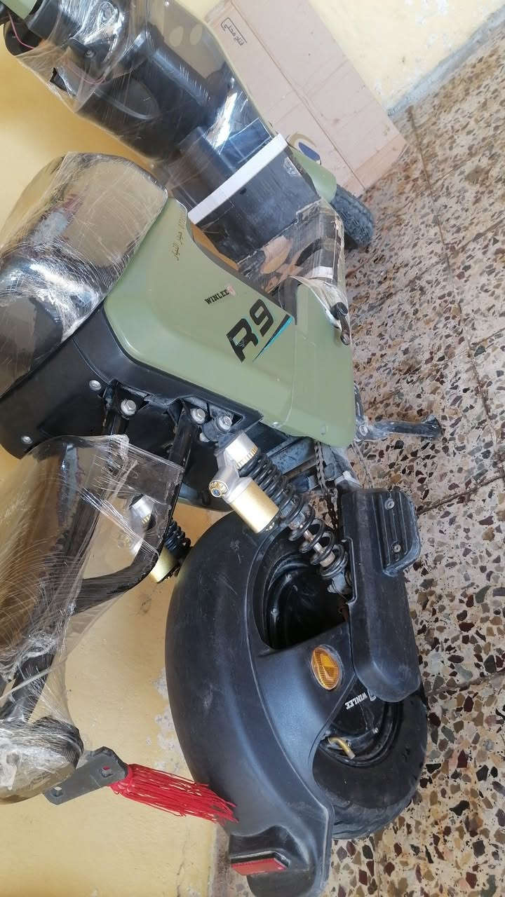 ماطور شحن ار9   6بطاريات كلو شغال وشرط لايت اشاير هورن سويجين+بصمه ماطور نضيف حيل ومابي شي سعر 420 وبي مجال حك جيه شراي تعال واتساب***********
