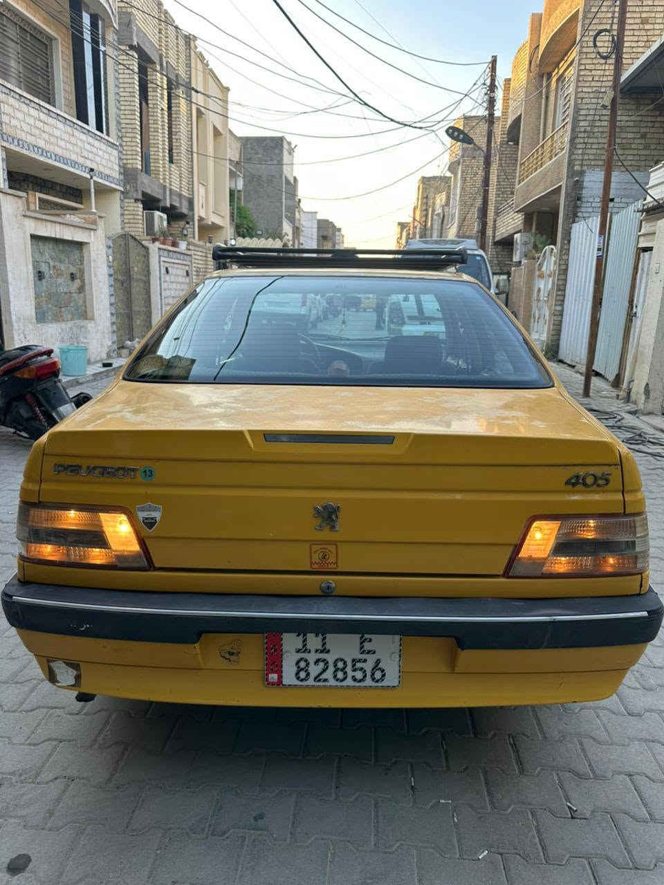 بيجو لميس 405 مديل 2013 رقم بغداد انكليزي سياره نظيفه نصبتها كلش حلوه مكينه وكير مكفوله كشرها شوفت عينك بدون خياسات على وضعها لبلادي صدرها جديد داريم شفتات جدد اصلي  جامه اماميه جديده بلاديه علمود هزه  اغلب غراضها جدد اصليه مامشتغل تكسي  بيها مال بيت فقط  نقصها تبريد ماعرف غراضه كامله من اخذتها فاتحيها وتاركيهن ماعرف شنو بضبط ومشط ستيرن قبل شهرين ونص  اشتريت جديد وشديته  وقبل سبوع كام يطلع صوت ورجه خفيه مكان سياره بغداد تحويل مباشر ثاني يوم  سعرها 25 وبيها مجال  تجي وتشوف بعينك  وتدلل  
***********
عبدو الكردي
