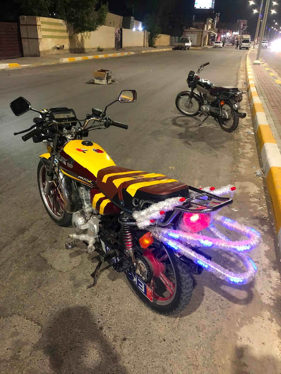 السلام عليكم سيفان 22 نشاط شلعه شرط كهربائيات كامله مجنبز الموطور كامل نكره سلف ب 425 وبي مجال للشرايه 
مكاني بيجي ***********
