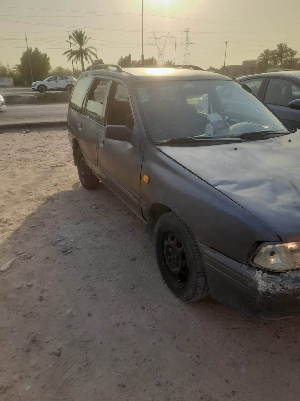 السلام عليكم 
نيسان سني ستيشن موديل ٩٢
كير اوتوماتيك 
محرك ١٦٠٠ تخم تاير بدون صبغ
رقم انكليزي بسمي هزه جديده
تحويل ثاني يوم السعر ٢٧ ورقه وبيها مجال بسيط
الاتصال على ‭***********

