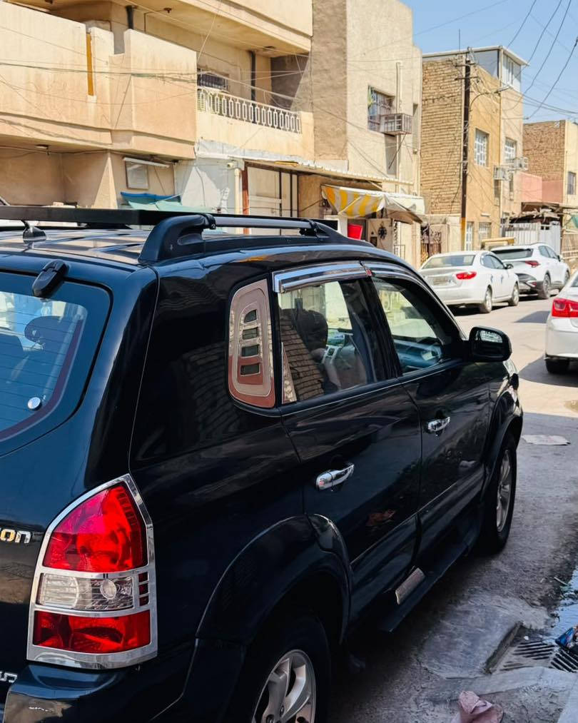 هونداي توسان خليجي موديل 2009
محرك 2000 دوش 4 سلندر 

السيارة فول مواصفات 1/1
فتحة سلايد روف 
كامرة خلفية + شاشة 
داش كام امامي 4k 
تبريد ثلج 

السيارة مناسبة لان بيها قطعة بارد

السيارة باسمي مشروع وطني
 التحويل بنفس اليوم 

مكان السيارة : بغداد

رقم هاتف ***********
 🟩 السعر تعليق تصلك رسالة 💌
