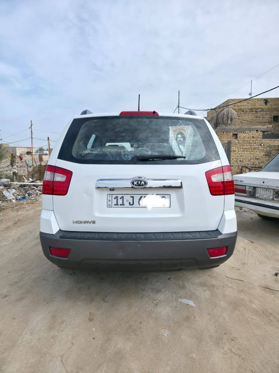 كيا موهافي  موديل 13 خليجي نظيفة
رقم بغداد الجديد بسمي 
سيارة مكفوله كفاله عامه حتى من شخط على وضع الشركة 
المواصفات :- ومعروفه المهافي بالمواصفات 
١- محرك ٦ سلندر  
٢- تشغيل بصمة 
٣-  لايت زنون 
٤- فول تحكم ستيرن 
٥- كشنات كهرباء  
٦- كشنات جلد 
٨-  حساسات خلفية + كاميرا خلفية
٩- فتحة سقف سلايت روف 
١٠- اشايربالمري جانبية شفط 
١١- مراية وسطية تعتيم اوتو
١٢- ثلاجة بالتجوة 
١٣- الباب الخلفي شفط 
١٦- يدات الابواب نيكل
١٧- تبريد بيانو لمس ثلاث قطع
ملاحظة بيها منضومه غاز إيطالية 
حدادية امامي و خلفي جديد  
رقم بغداد انكليزي بسمي شرط التحويل 
 
السعر / 160 
الاتصال ***********
