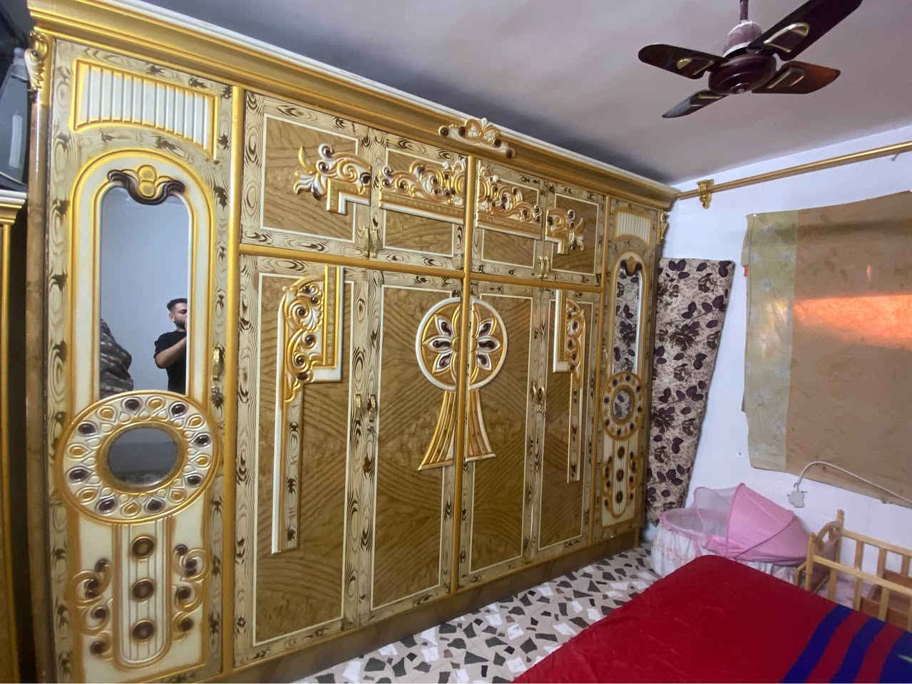 غرفه نوم كنتور ٦بوب غرفه جديده مانستخدمه شهر 
مكان بغداد ابو غريب حي الشهداء رقم ***********
وتساب بغداد, العراق
