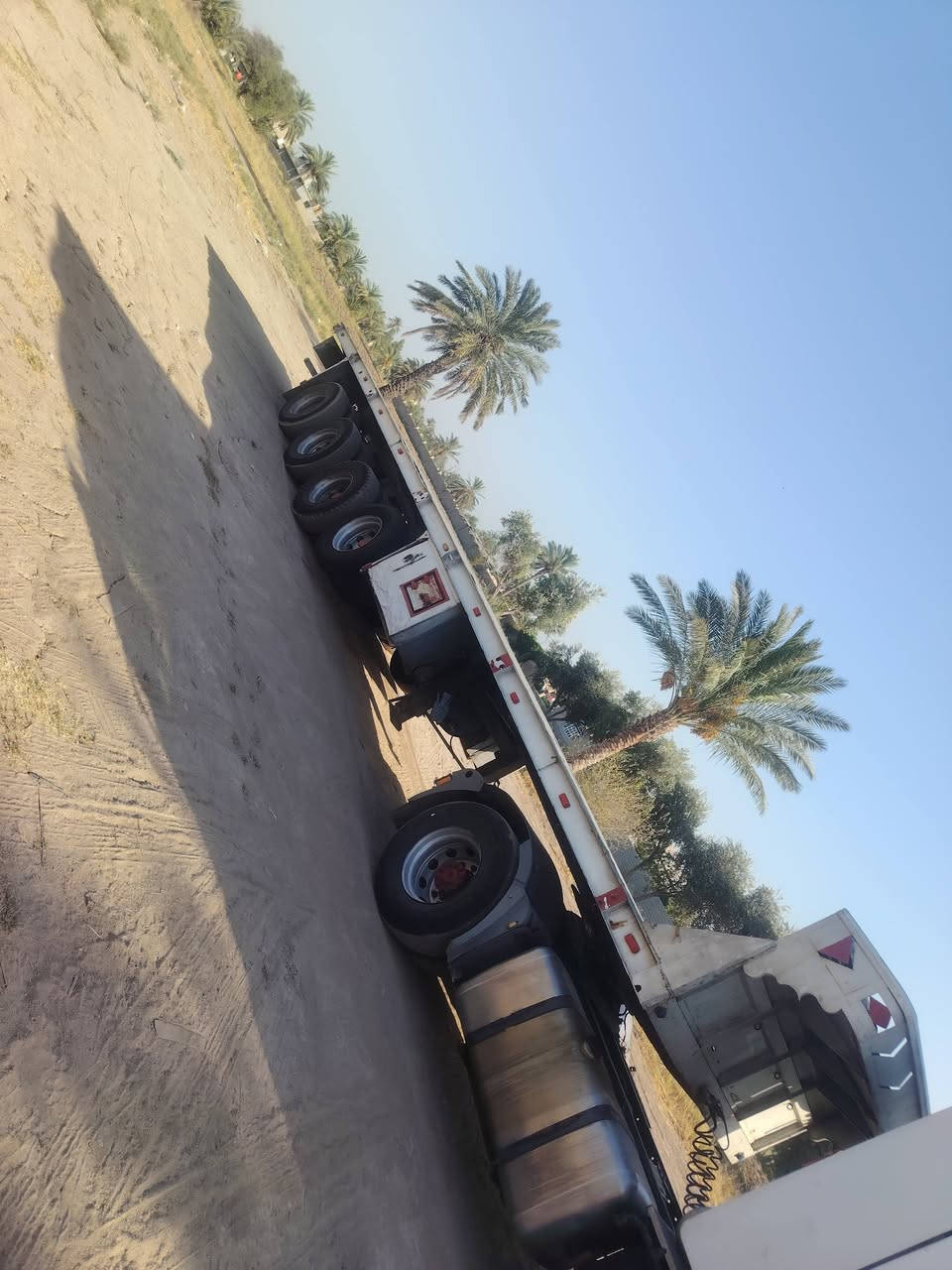 السلام عليكم للبيع اكتروز موديل ٢٠٠٤ حجم ٤٤ سياره جاهزه السعر ٣٧٠ وبيها ومجال رقم الهاتف***********
