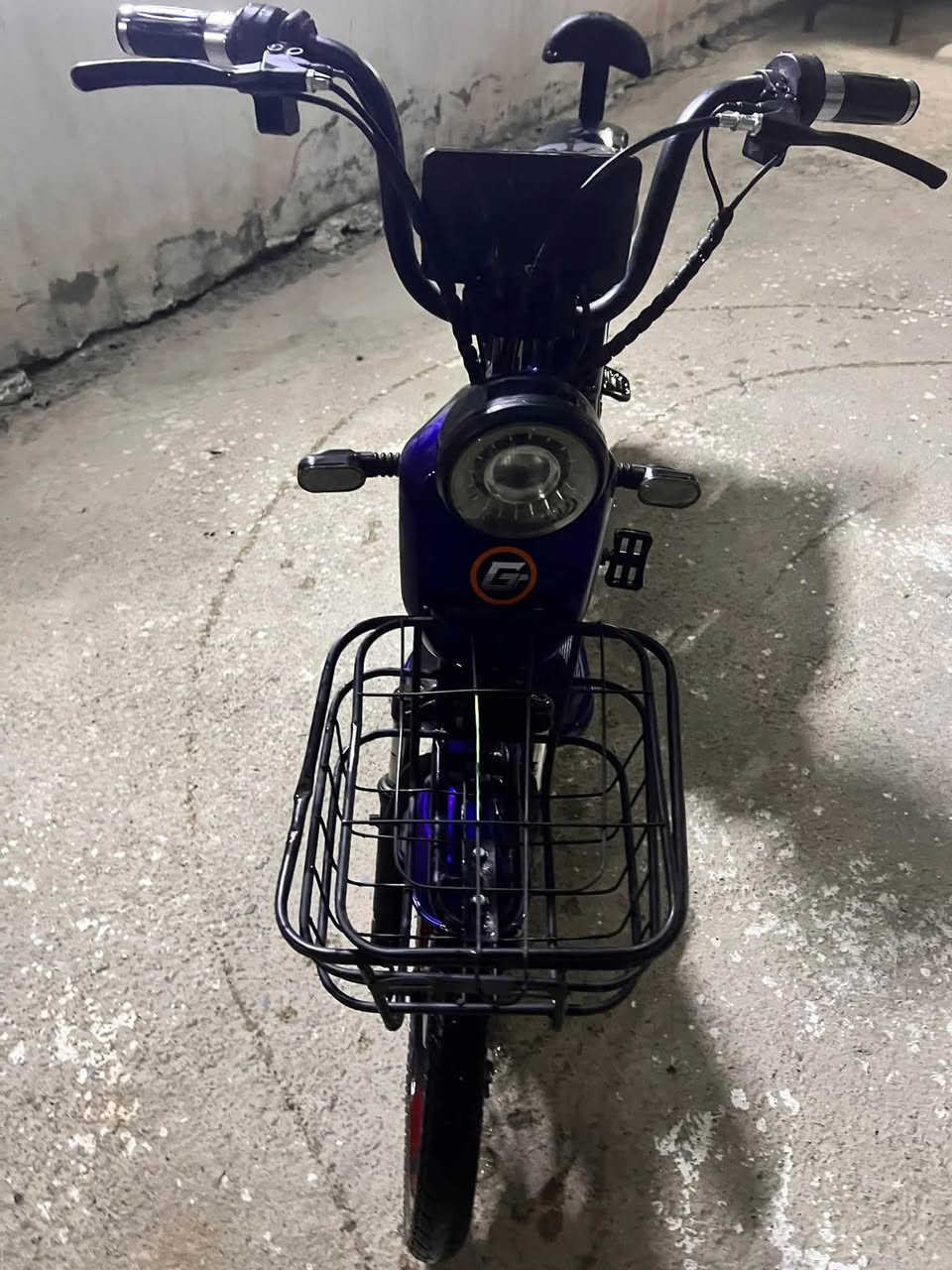 دراجه شحن حجم ٢٠ للبيع بطاريات جدد سعر ٢٢٥ وبي مجال بغداد المعامل ***********
