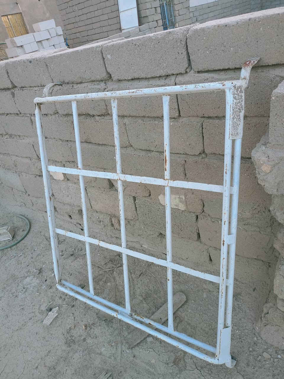 دبه ماي عمودي نص طن بس هذا الشق بيها زائدا سله ترهم جميع السيارات بطه سوبر المكان الشرش الرقم ***********
