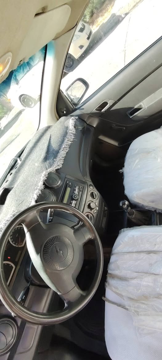 شۆفلێت ئەڤیۆ ٢٠٠٨ 
بۆنیت و چامەلغی سایەقی هەیە، گێڕ و مەکینە و تەقە و ڕەقە بە شەرت، گێڕ عادی، ٦٢ وەرەقە و مەجال، سەنەوی بەسەرچووە، ٧٠ هەزار غەرامەی لەسەرە لەدوای معامەلە دەدرێتەوە
*********** أربيل, العراق
