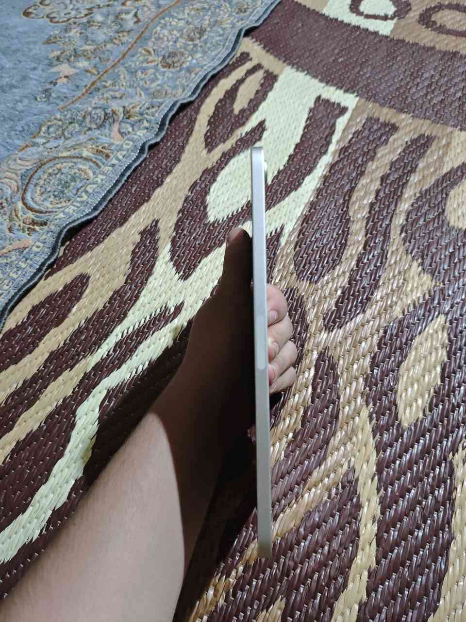 ايباد ميني 6 للبيع ذاكره 64 بالببجي 60 فريم دقه عاليه واضحه النظافه مال الجهاز 99% الجهاز ما بي لا شفط ولا كسر ولا كل شيء بطاريه 86 الجهاز يحتوي على ملحقات شاحنه وكفر كيبورد دين ماوس واحد وياجو يشتك بلوتوث الجهاز سعره 330 وبي مجال بسيط مراوس 13 عادي عنواني صلاح الدين قضاء سامراء التواصل على الرقم*********** او خاص

