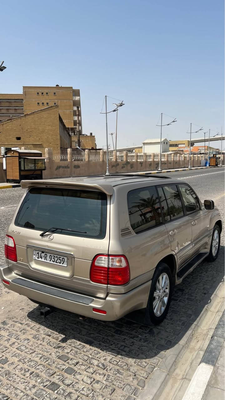 لكزس LX470
مديل 2000 فول مواصفات
فتحت سقف
تحكم كشنات كهرباء
ستيرن كهرباء
لايتات اوتو
كامرة خلفية
بيه شاشه
لايتات زنون
مكينه 8 سلندر
خزن كشنات
منضومه تبريد جديدة
بنيد وجاملغات صبغ جمالية فقط
السعر 147 ورقه
*********** الرقم البصرة, العراق
